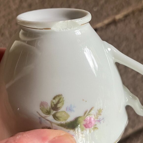 Vintage Japan Porcelain Roses Teacup & Saucer with Gold Trim, Set #1 - Picture 6 of 11